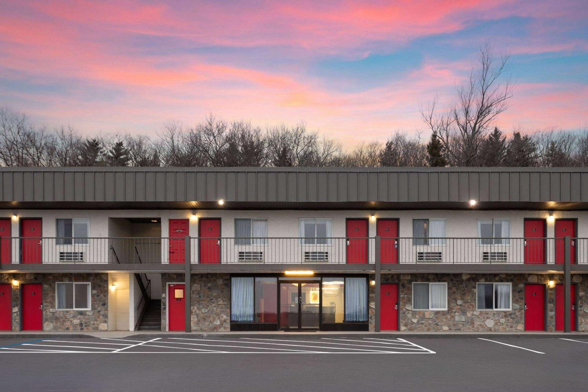 Super 8 By Wyndham Hazleton